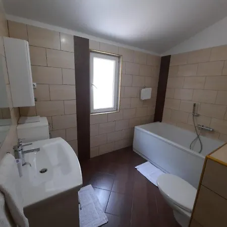Apartament Cador *