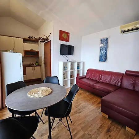 Apartman Cador Omis