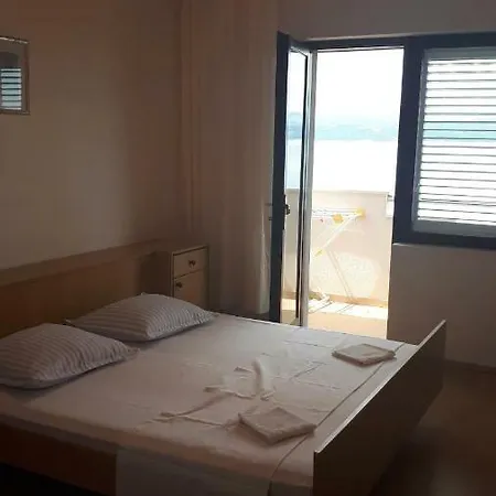 Apartman Cador Omis